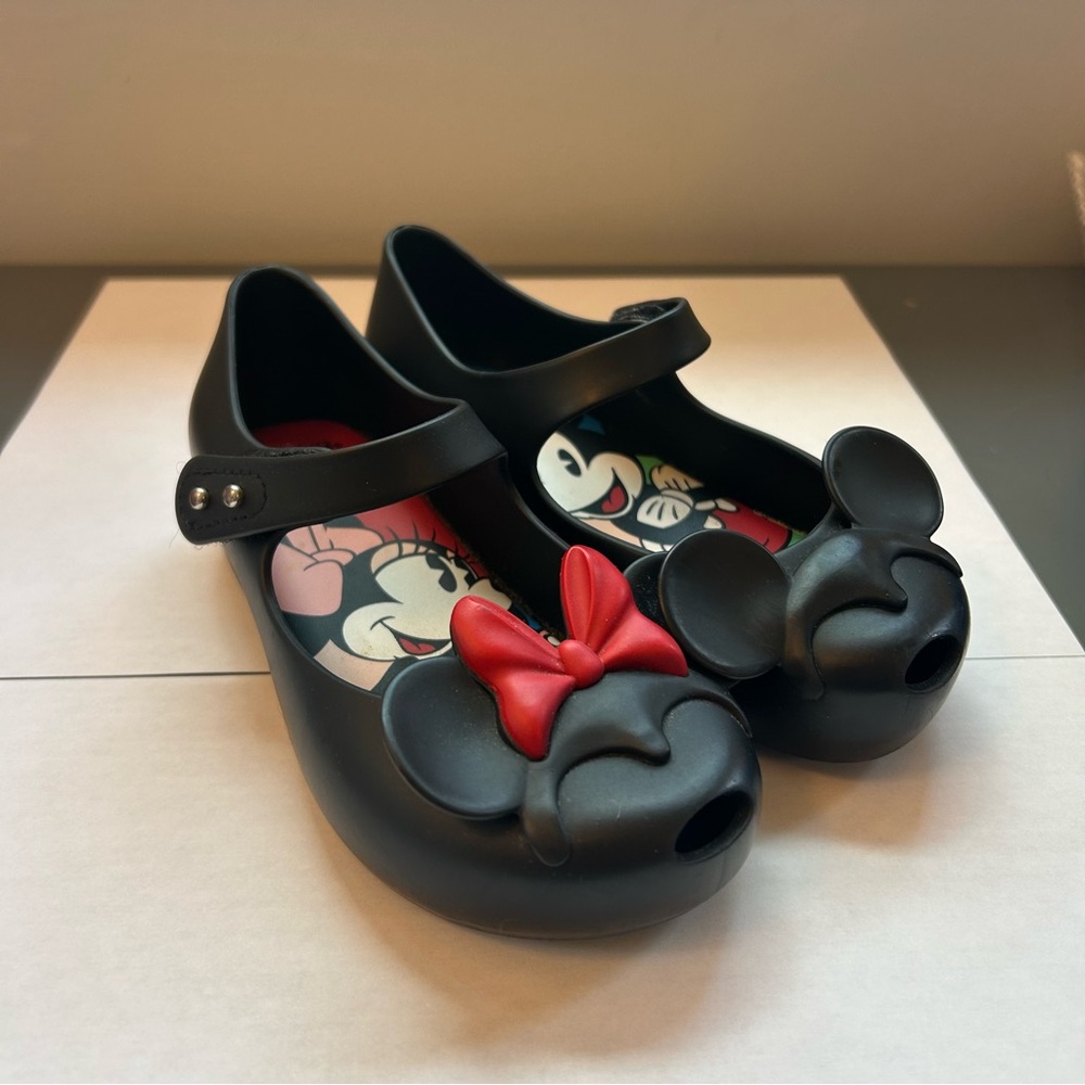 Mini Melissa Ultragirl + Disney Twins II Mary Jane in Black Size 10 Disney